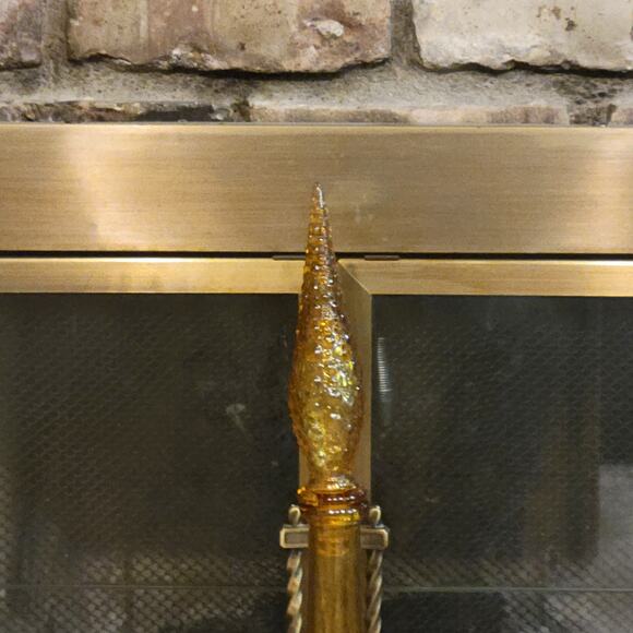 Vintage Amber Genie Bottle, Tall Decanter, Floral & Leaf Imprints - Picture 4 of 9